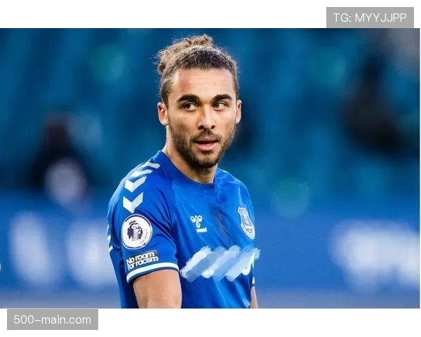 英超赛场尴尬时刻:勒温拒绝单膝下跪引发舆论风波球迷嘘声不断